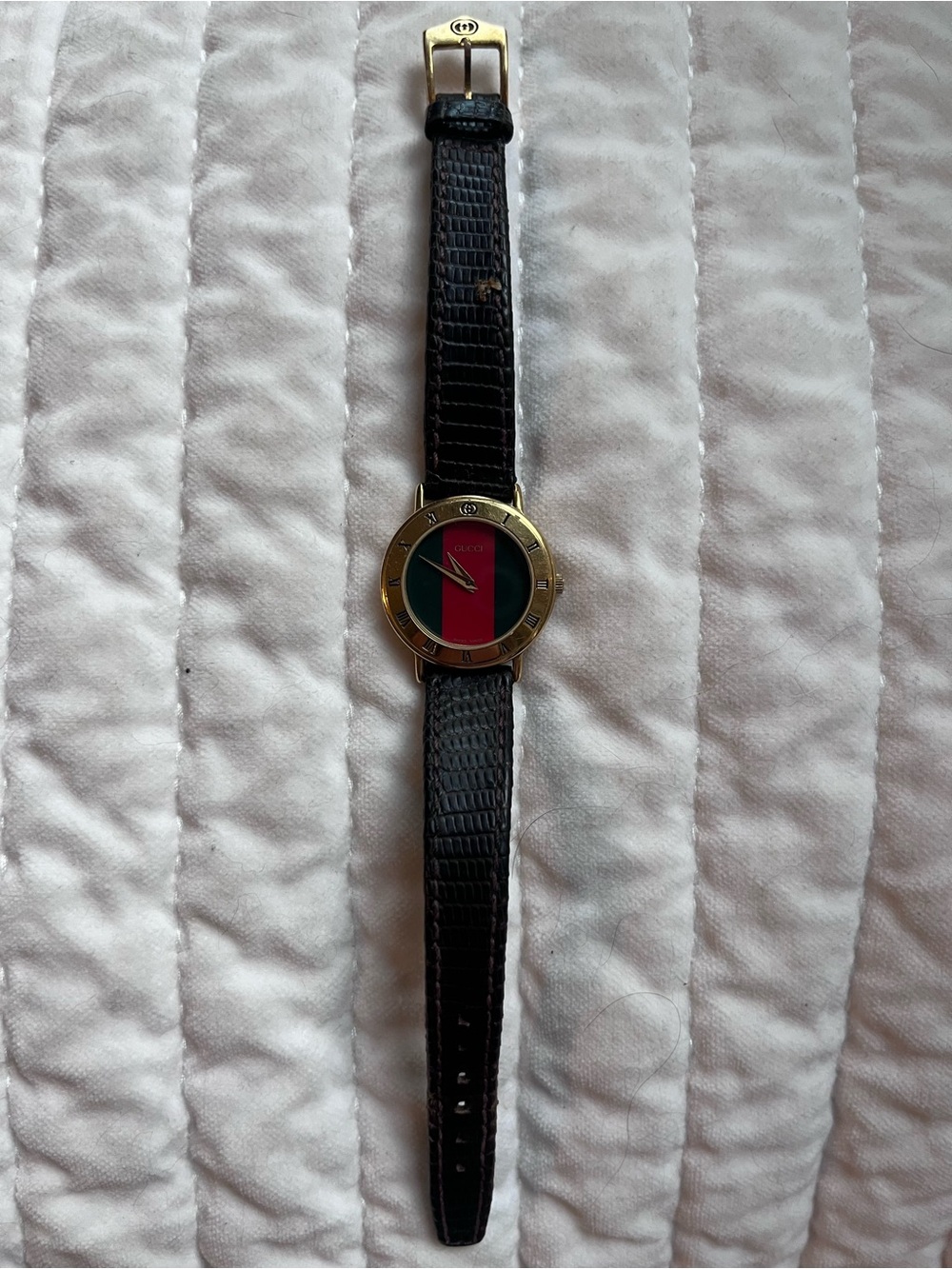 Vintage 80’s Gucci Gold-Tone Watch with Red and Green Stripe Dial - Picture 6 of 6